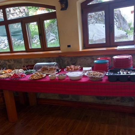 Hostel Valbona ヴァルボナ エクステリア 写真