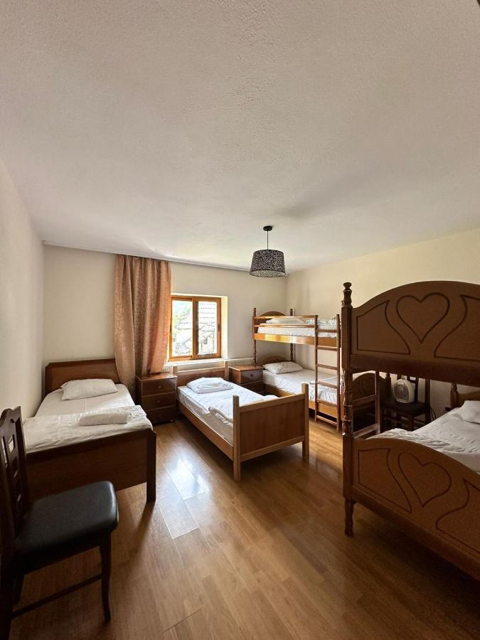 Hostel Valbona ヴァルボナ エクステリア 写真