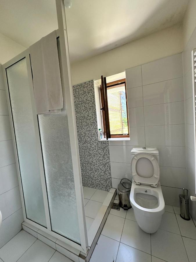 Hostel Valbona ヴァルボナ エクステリア 写真